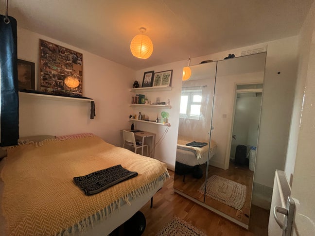 Double bedroom in Highgate. 4 bedroom flat. Main Photo