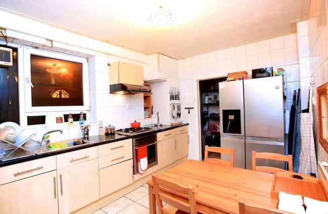 3 Double Rooms near Bethnal Green All Inclusive Main Photo