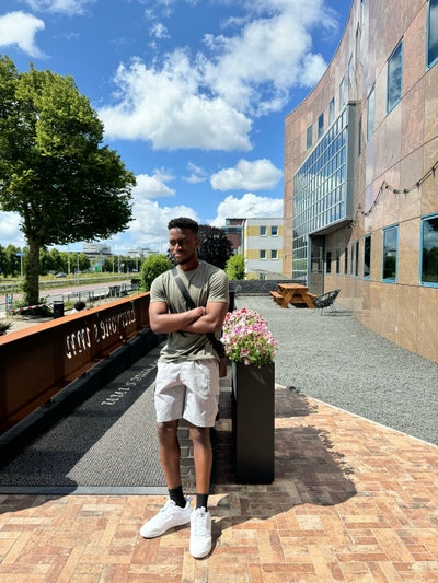 Professional looking for a room in London. Main Photo