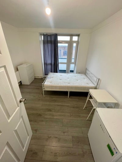 Massive Double Room For Couple Avl Now+ Balcony  Main Photo