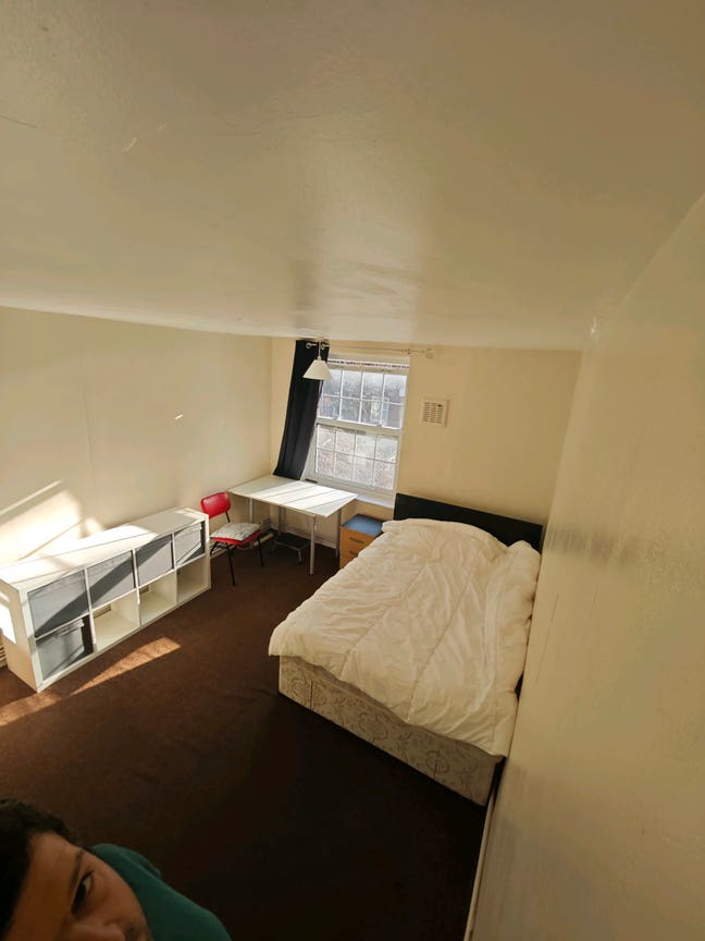 Spacious Double Bedroom to Rent in Central London Main Photo