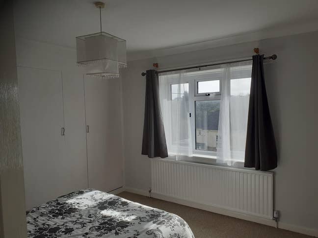 Two large double rooms in large detached house.  Main Photo