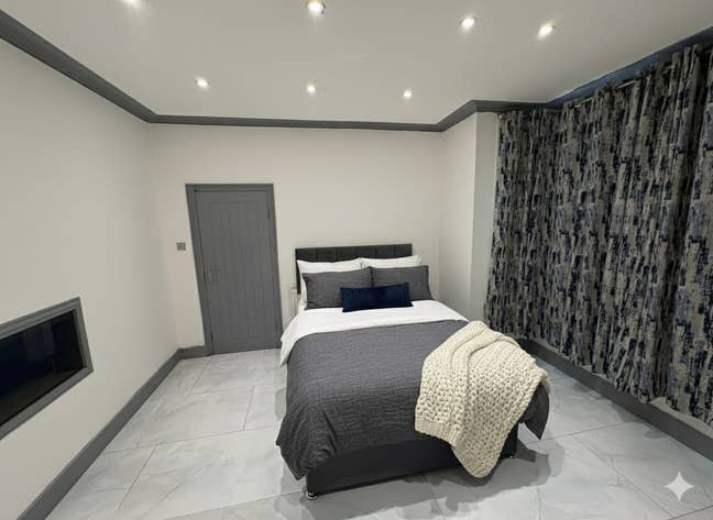 Large Doubles room available Main Photo