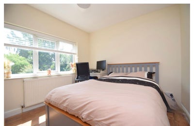 Cosy double room in Cheadle  Main Photo