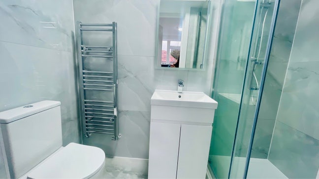 En-Suit Rooms in Hayes / Heathrow UB3 Main Photo