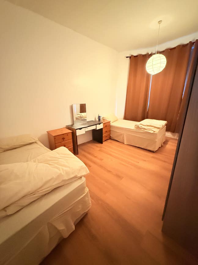 Single room available &pound;500 Main Photo