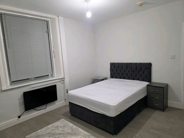 Studio Flat Main Photo