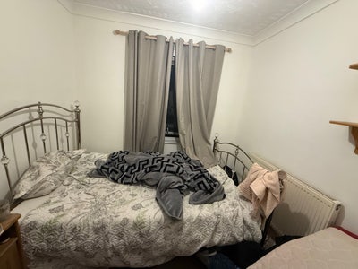 Room to rent Main Photo