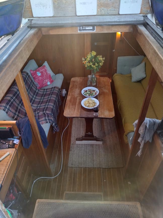 Liveaboard Boat in Marina, Surrey Quays Main Photo