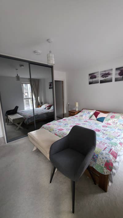 Double room with ensuite available - preferably fl Main Photo