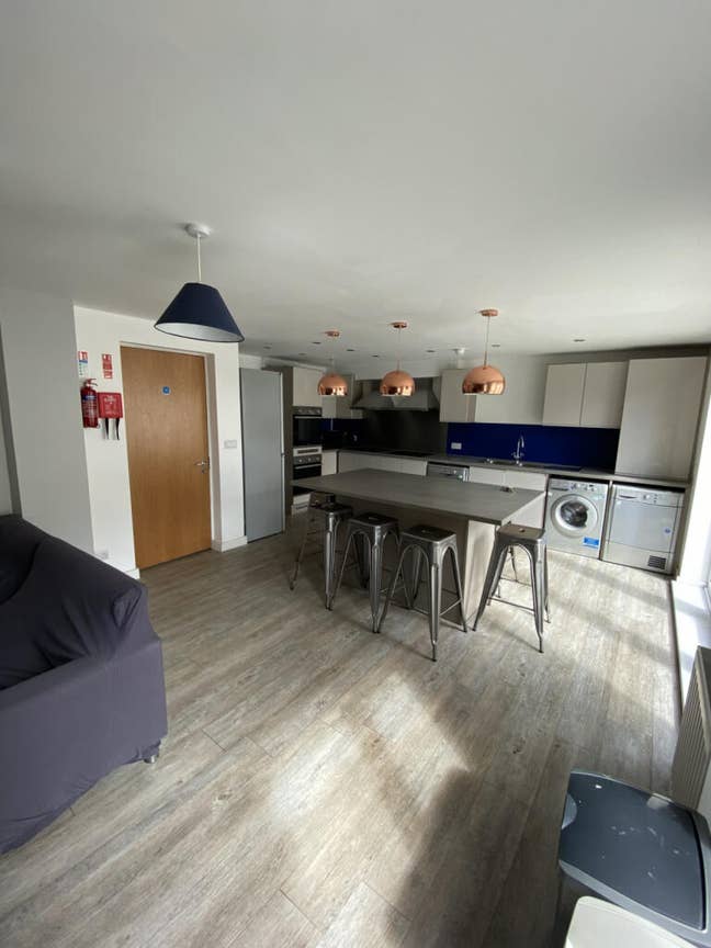 Ensuite Bedroom in Worcester WR1 Available Now Main Photo