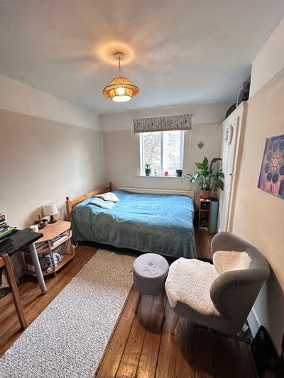 Great Bedroom in Nice Quiet House,V Close to Tube  Main Photo