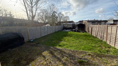 3 rooms available in Enfield. Family/Student/Care Main Photo