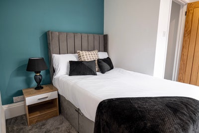 Newly refurbished en-suite room Inc bills Main Photo