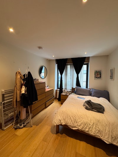 Spacious Double Room and En-Suite Main Photo