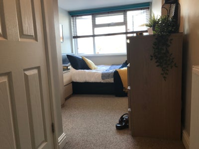 "Living here has been a fantastic experience" Main Photo