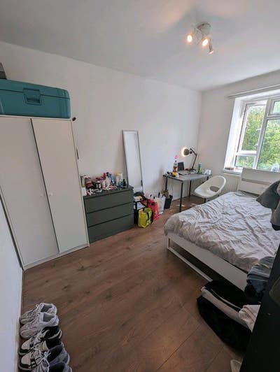 Large Double Bedroom in Friendly Flat Share! SE15 Main Photo