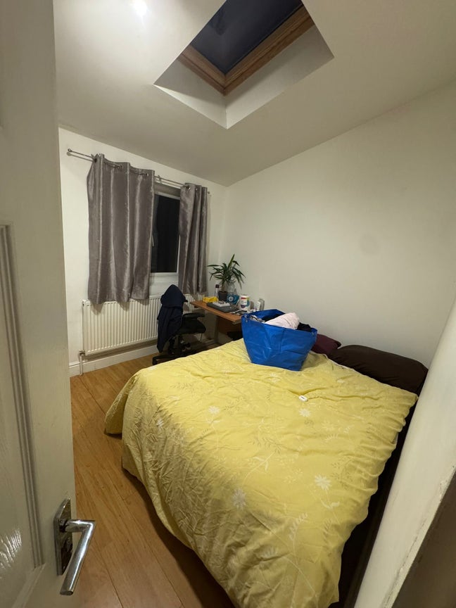 Double room for single tenant, peaceful area  Main Photo