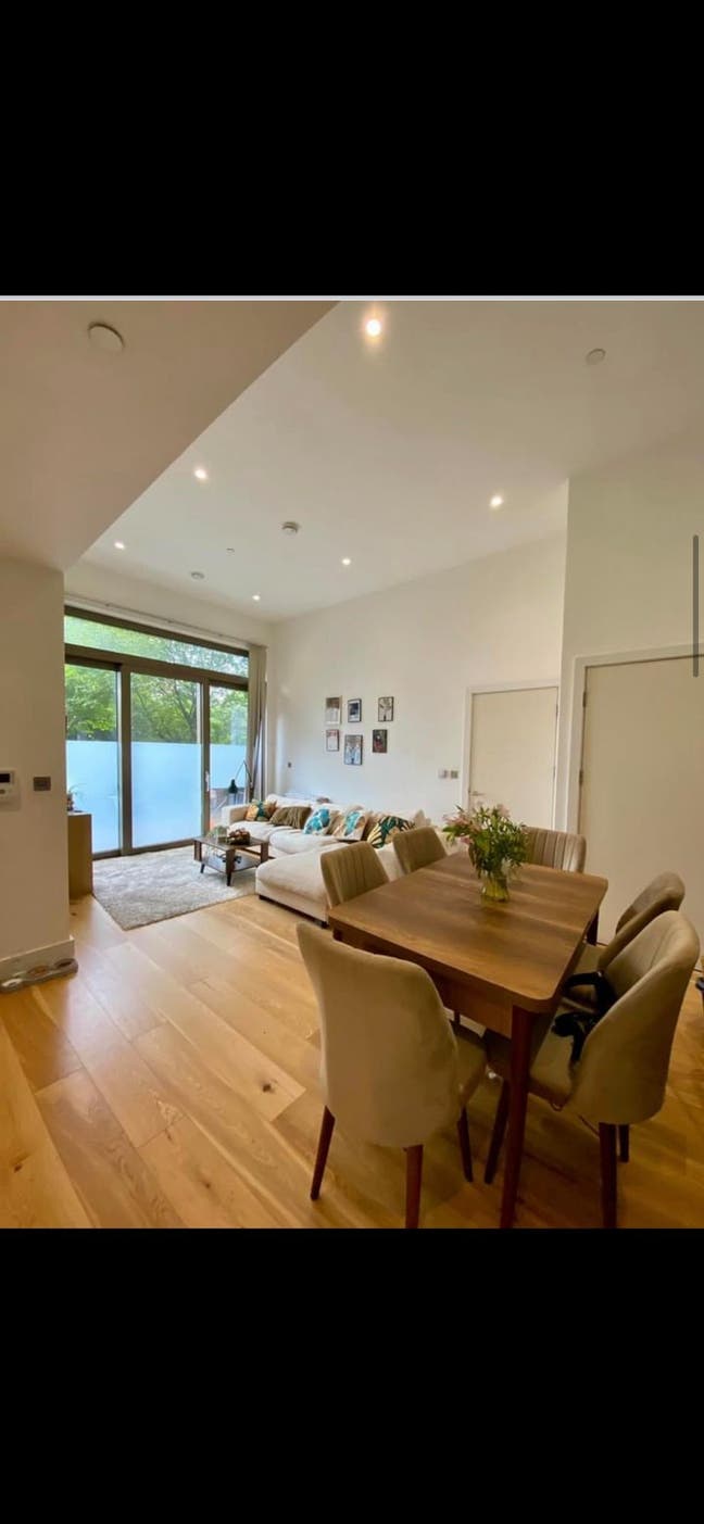 Spacious Ensuite Double Room in 2 Bed Flat Main Photo