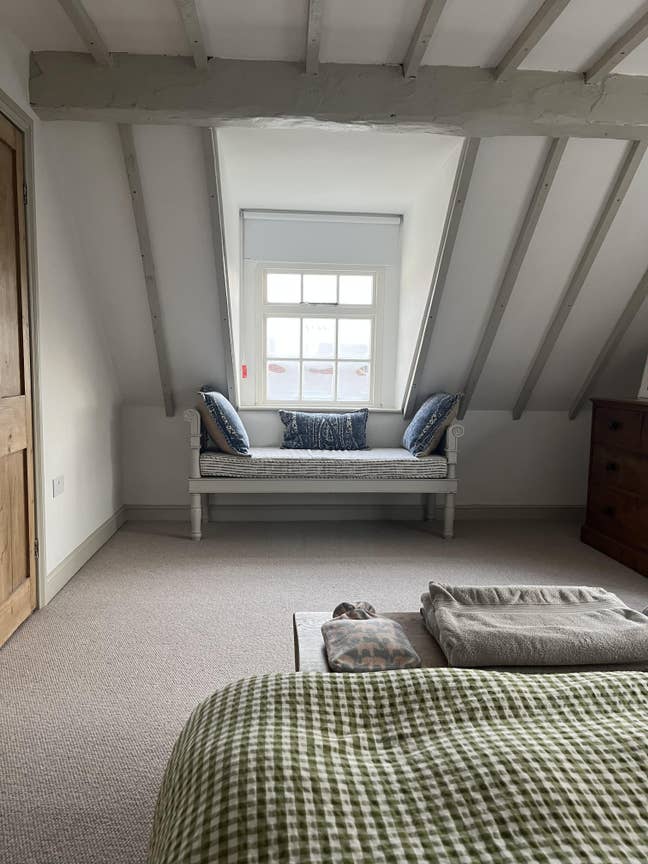 Looking for a weekday lodger Main Photo