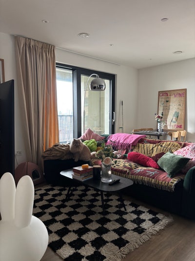 Bright, modern, 2 bed flat, social and cozy vibe 💫 Main Photo