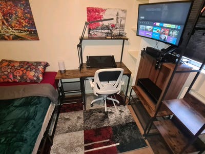  Cute and affordable room in a fantastic location! Main Photo