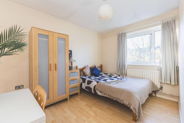 ✔️ Large Room Availalbe Asap⚡ Main Photo