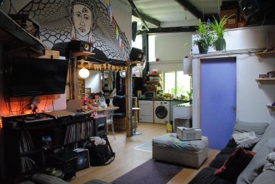 Room for rent in converted warehouse  Main Photo