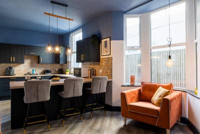 Large en suite room in professional house share Main Photo