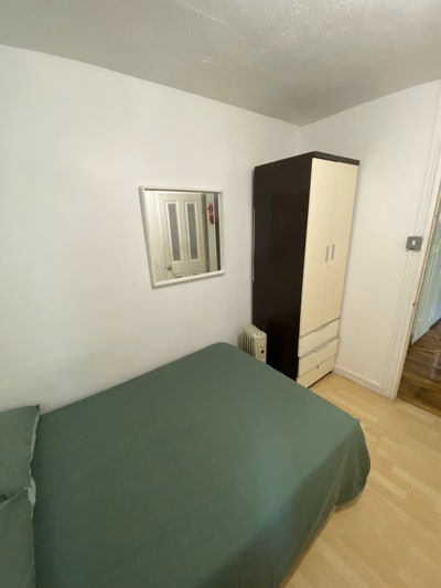 Lovely small double room  Main Photo