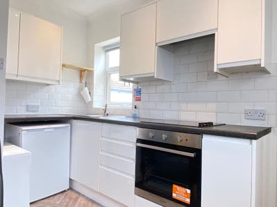 Flat Near Gillingham Station Main Photo