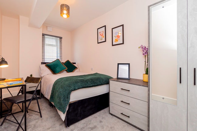 Price Drop!! Double Room, Near Outlet Centre ☄️ Main Photo