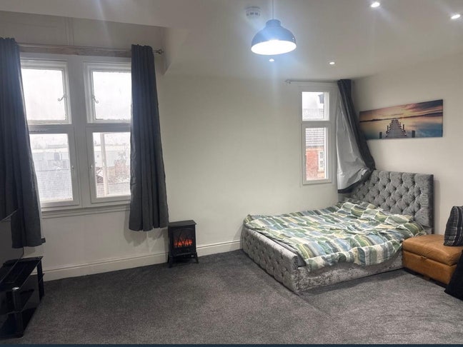 Nice  En-suite Room to let  Main Photo