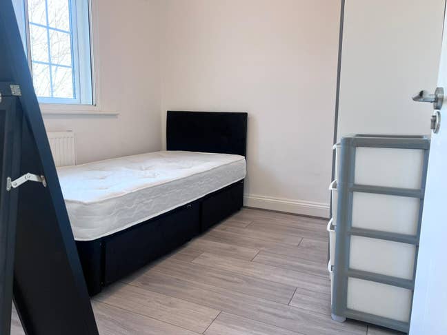 Spacious Rooms Available in Bracondale, SE2 9HR –  Main Photo