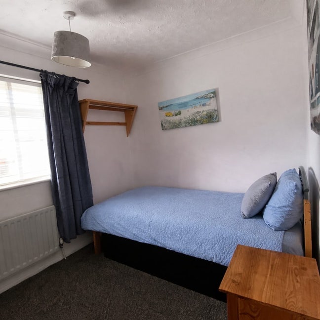 Quiet professional House Share - DL5 Main Photo