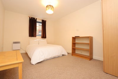2 Large Rooms! Lovely 3Beds Flat in Exclusive Area Main Photo