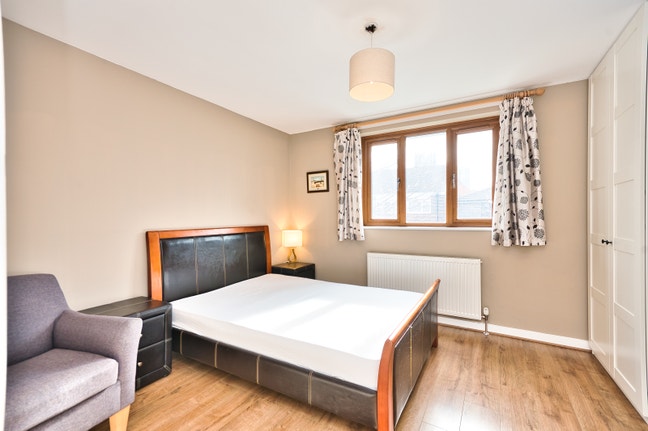 Gorgeous Double Bedroom in a 2 bed flat in Bow E3 Main Photo