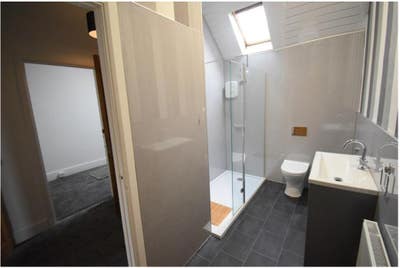 1 Bedroom Available in a 3 Bedroom House Main Photo