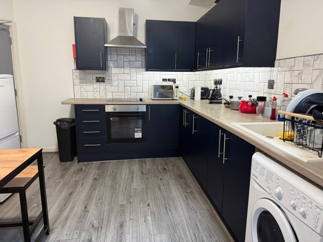 🏠 Modern Ensuite Rooms available now!  Main Photo