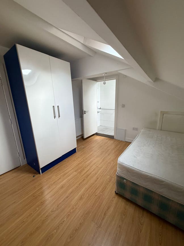 Multiple En Suite Studio Rooms Available Main Photo