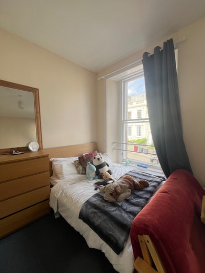 Room in Perth Road property next to University Main Photo