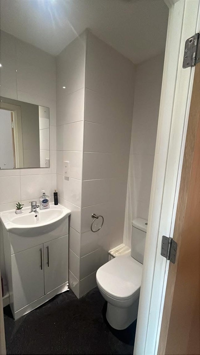 Immediate Tenancy Takeover – Platinum Luxury Ensui Main Photo