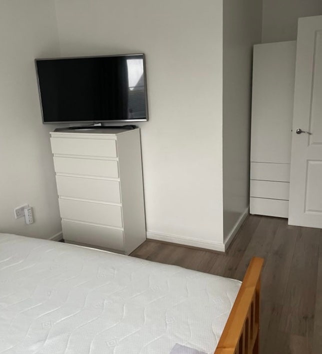 Large Room Main Photo