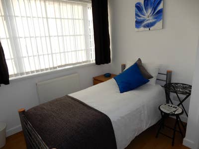 🏥  Room Available • Close to Qah (56Owl) Main Photo