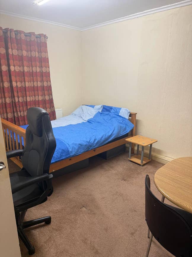 2 Furnished Rooms Available in Ashton Main Photo