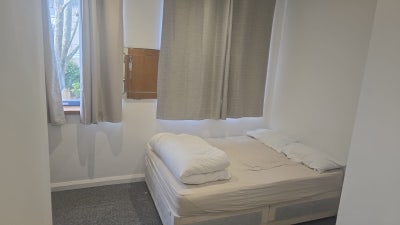 Studio Flat, Manchester Road, E14 Main Photo