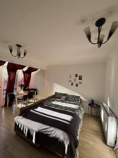 Spacious double room to rent in Rotherhithe area Main Photo