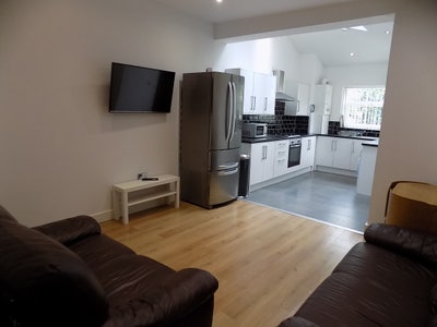 En-Suite Rooms Available Now  Main Photo