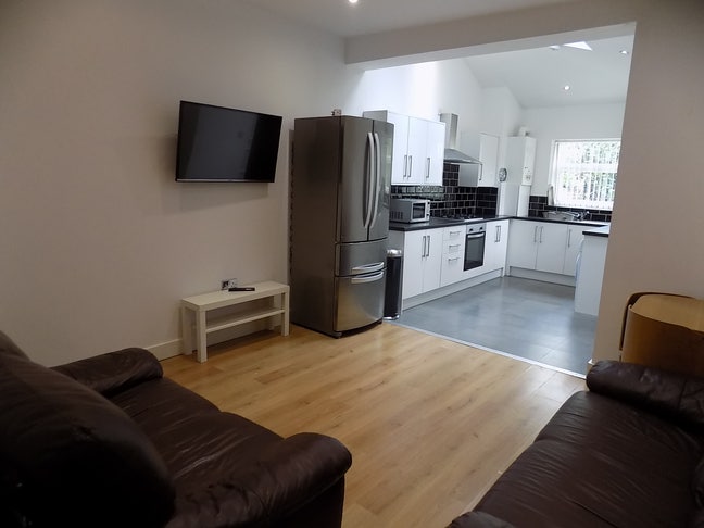En-Suite Rooms Available Now  Main Photo