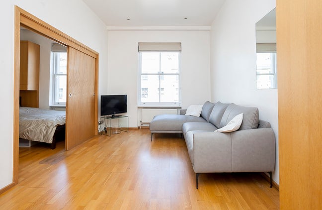 Stunning Manhattan Styled 1 Bed Flat to Rent Main Photo